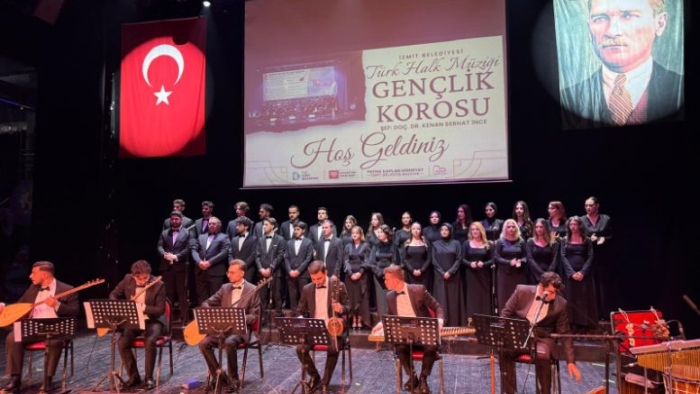 İzmit Belediyesi THM Gençlik Korosu’ndan muhteşem konser